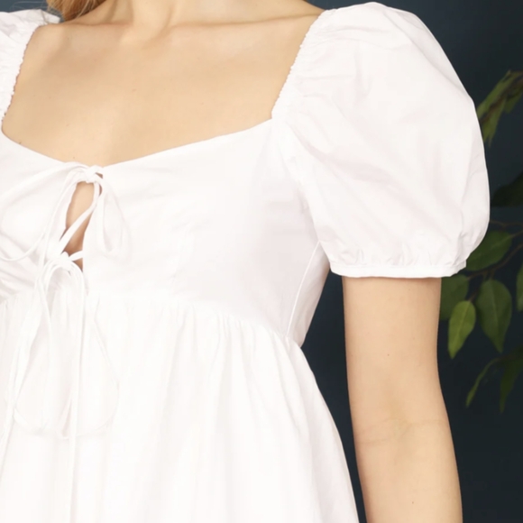 White Dress Puff Sleeve Keyhole Multi-layered Renaissance Spring Wedding Dress - Picture 4 of 6